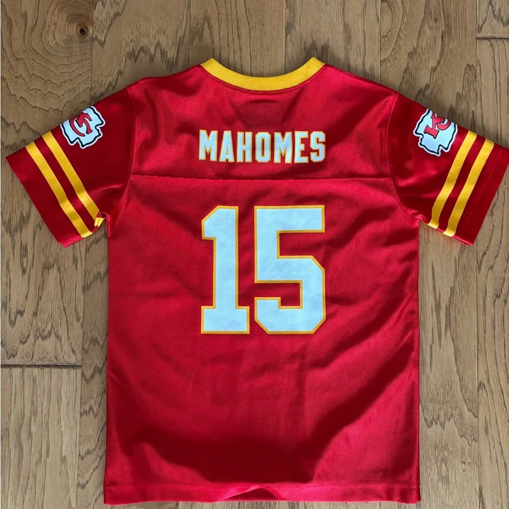 Kids’ Chiefs Patrick Mahomes Jersey - Picture 2 of 3